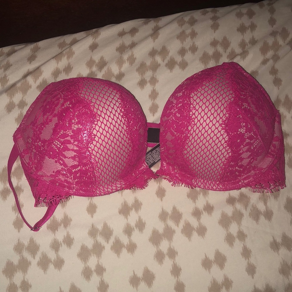 Victoria Secret Bombshell Bra 32C